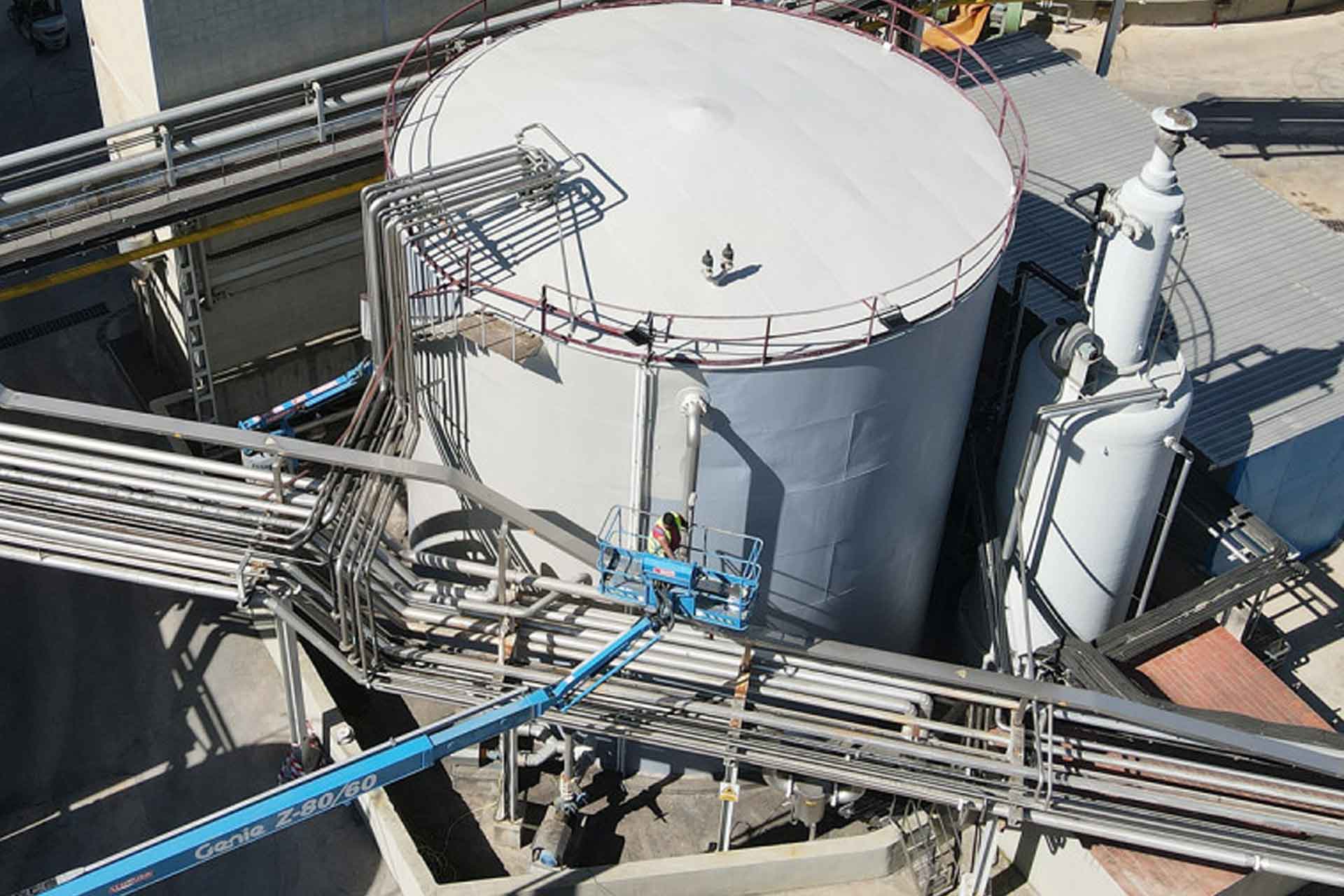 Protección anticorrosiva en depósito de agua