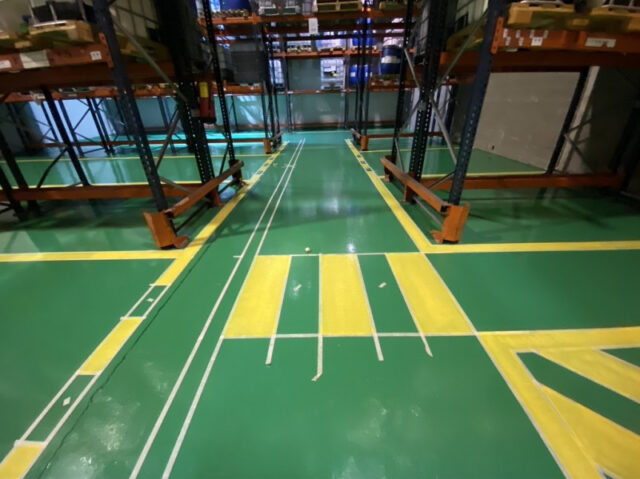 Pintado de pavimento en nave industrial