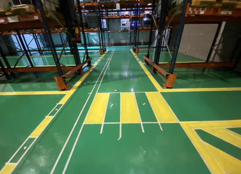 Pintado de pavimento en nave industrial