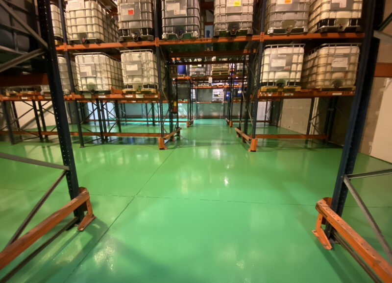 Pintado de pavimento en nave industrial