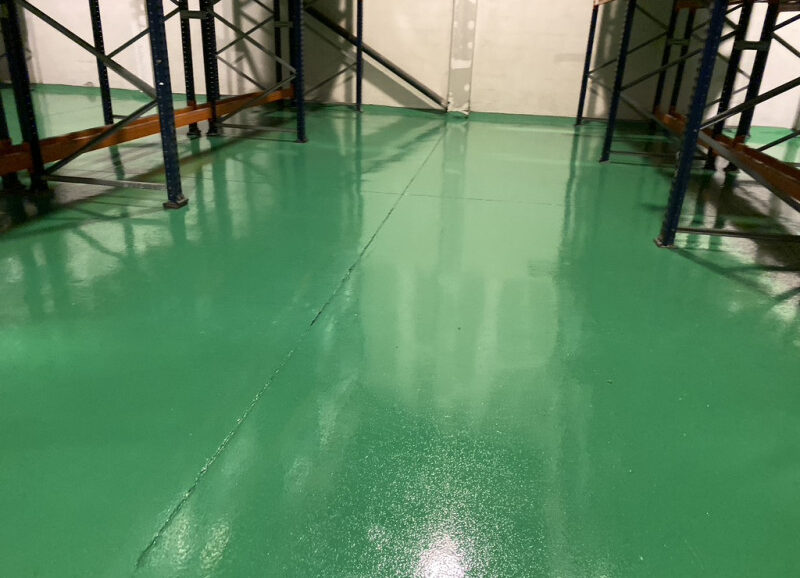 Pintado de pavimento en nave industrial